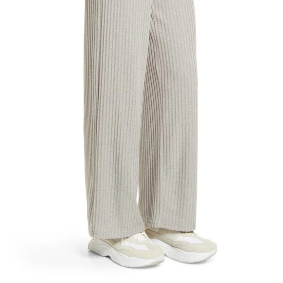 Vero Moda Blossom Rib Knit Leisure Pants in Grey - Size Large - Picture 2 of 8